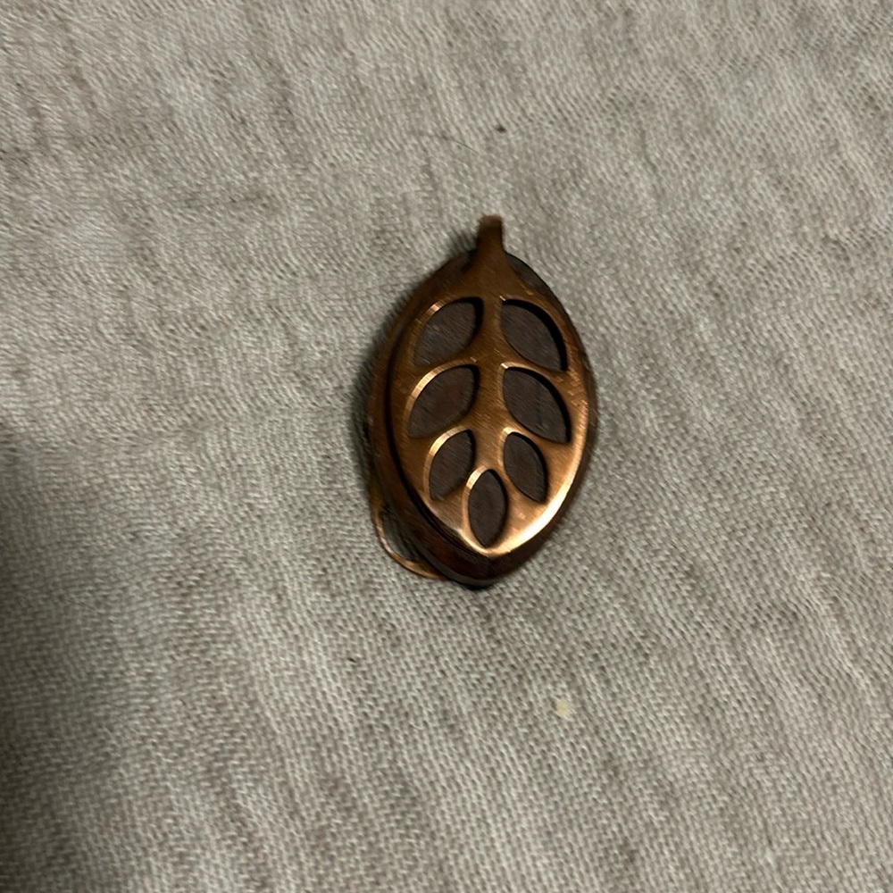 Bellabeat Leaf Health Tracker